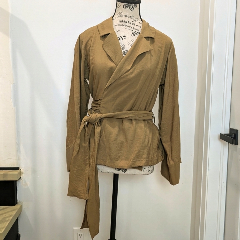 BANANA REPUBLIC | Women's WHSKY Wrap Front 3/4 Length  Bell Sleeved Blaz…